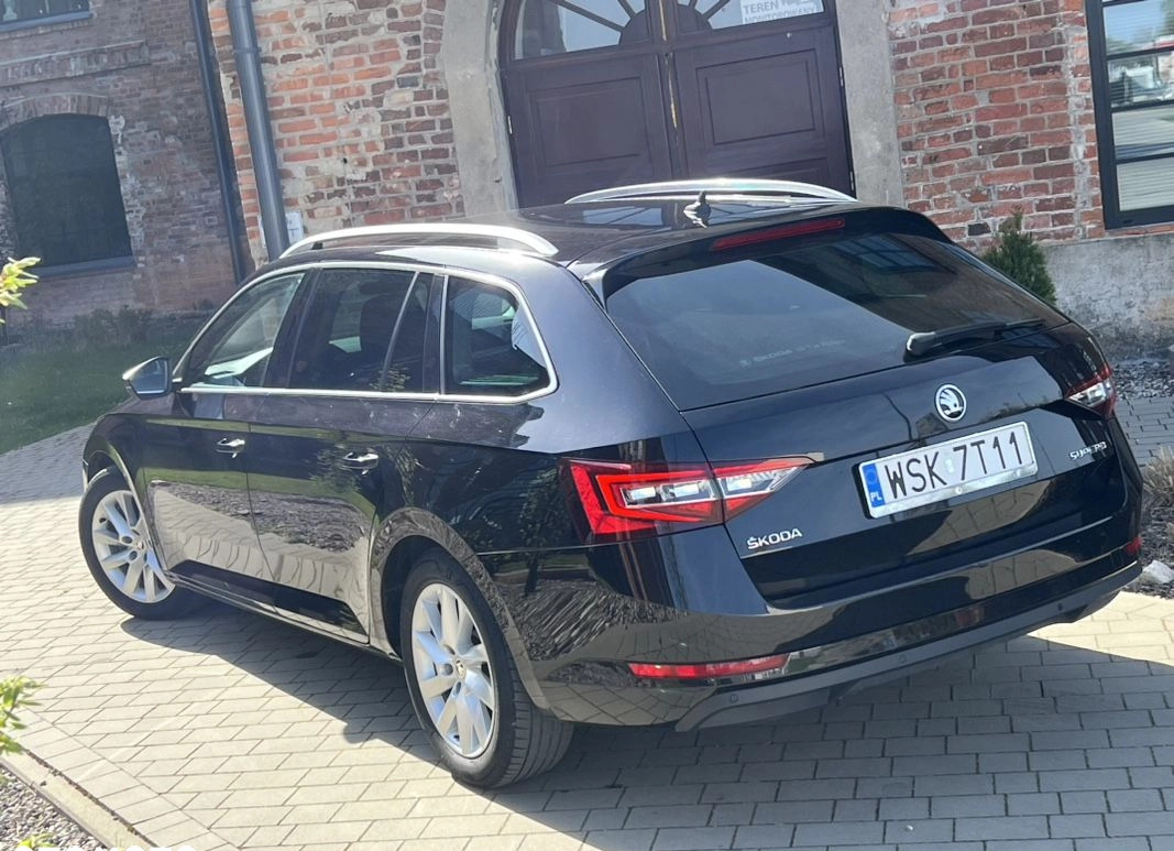 Skoda Superb cena 74500 przebieg: 189000, rok produkcji 2019 z Kowary małe 352